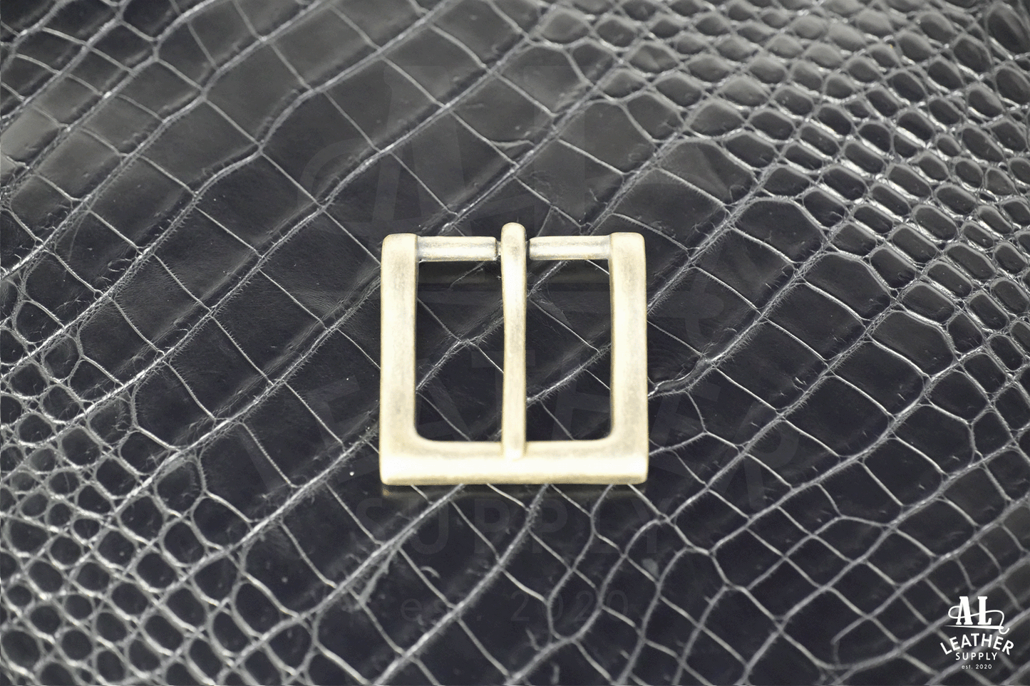 
                  
                    Bandera Buckle
                  
                